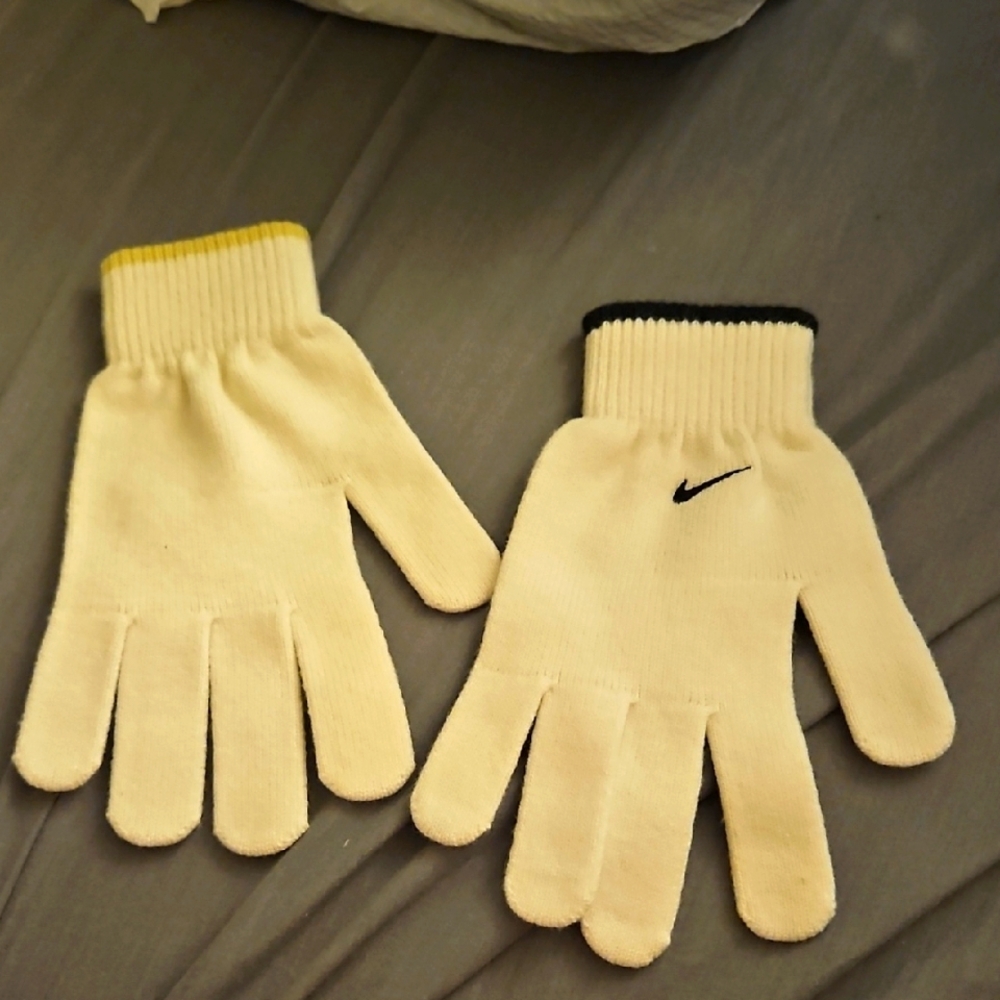 Nike Cream Knit Gloves